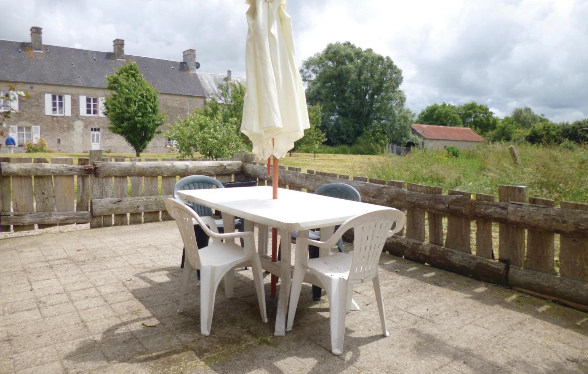 3 Bedroom Cozy Home In Brucheville Carentan-les-Marais Exterior photo