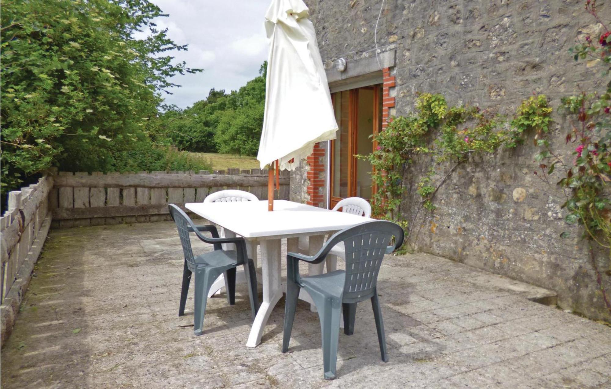 3 Bedroom Cozy Home In Brucheville Carentan-les-Marais Exterior photo